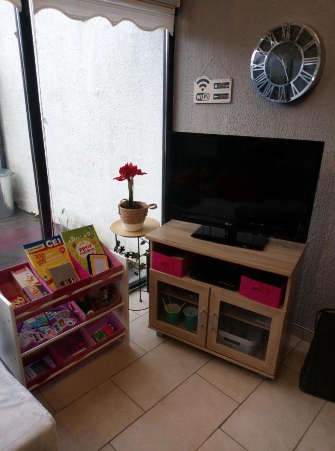 Cocon Douillet Avec Chaleur Ambiante Du Poele A Pellets Hastiere-par-dela